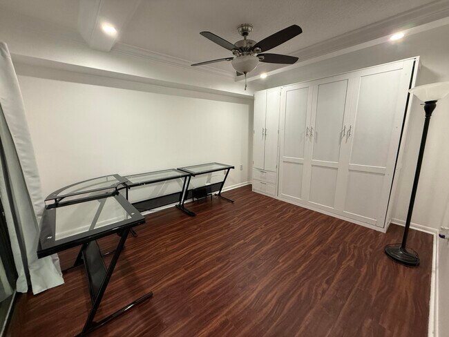 Building Photo - 2410 24th Ln