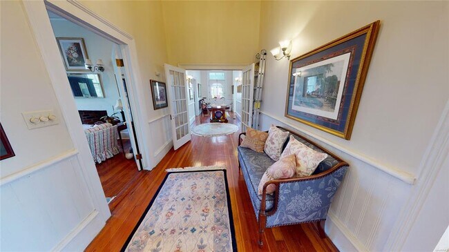 Building Photo - 648 Clayton St