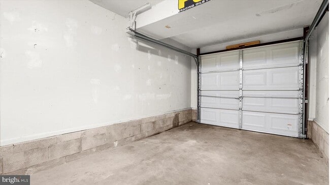 Building Photo - 8009 Nolcrest Rd