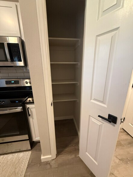 Building Photo - 7423 S Quail Cir