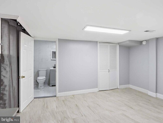 Building Photo - 3603 Ravenwood Ave