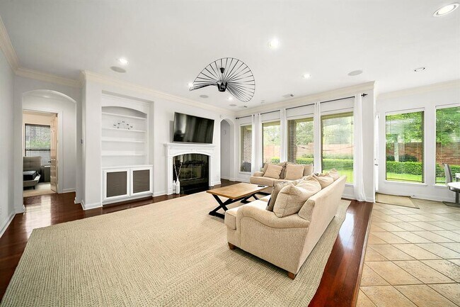 Building Photo - 11530 Legend Manor Dr