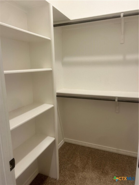 Building Photo - 521 Holstein Dr