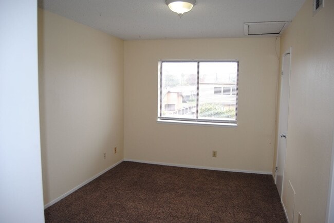 Building Photo - 4809 Hahn Ave