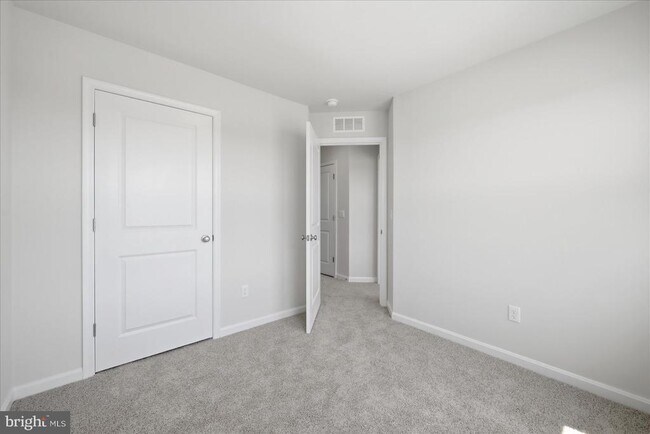 Building Photo - 122 Bowers St