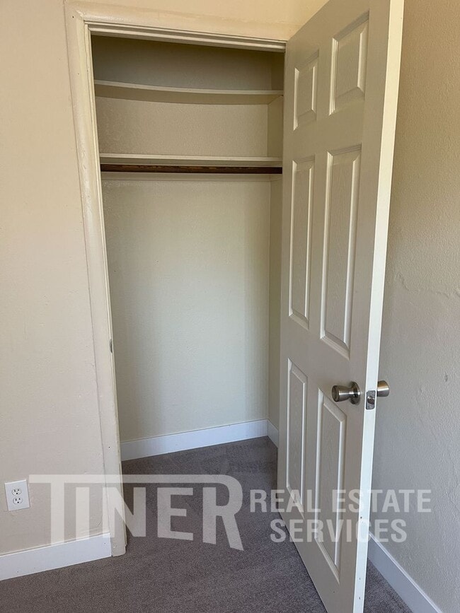 Building Photo - 7827 Zenith Dr