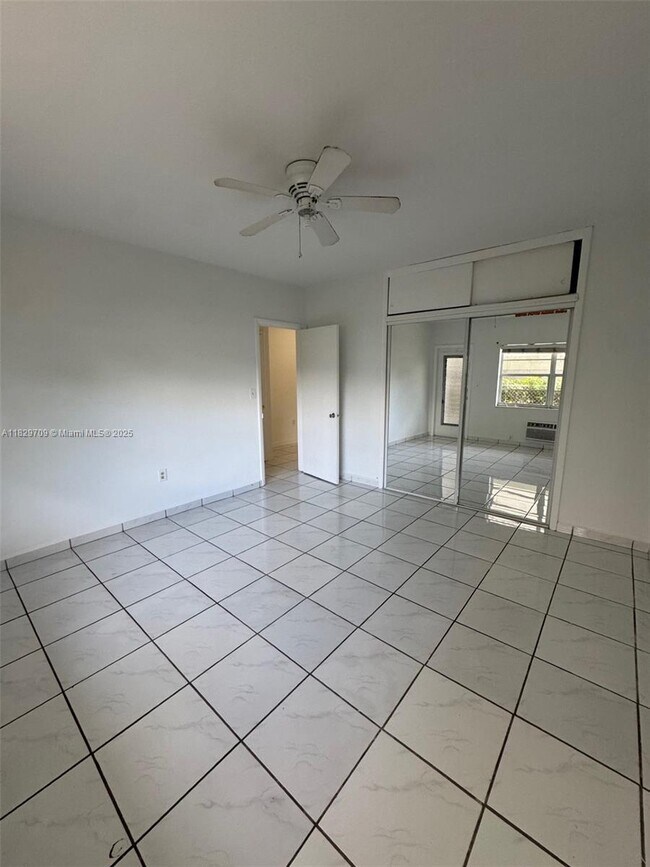 Building Photo - 8040 Tatum Waterway Dr