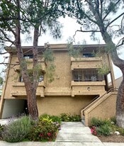 Building Photo - 12121 Moorpark St