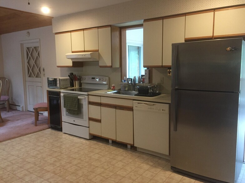 Building Photo - 6 Crab Creek Rd