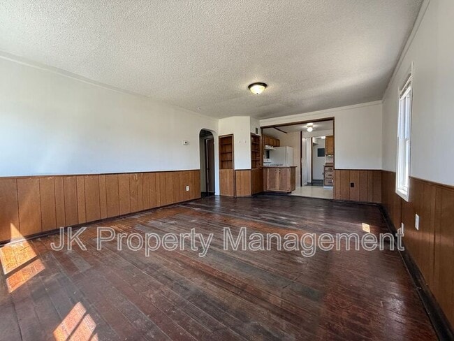 Building Photo - 1409 6th Ave NW