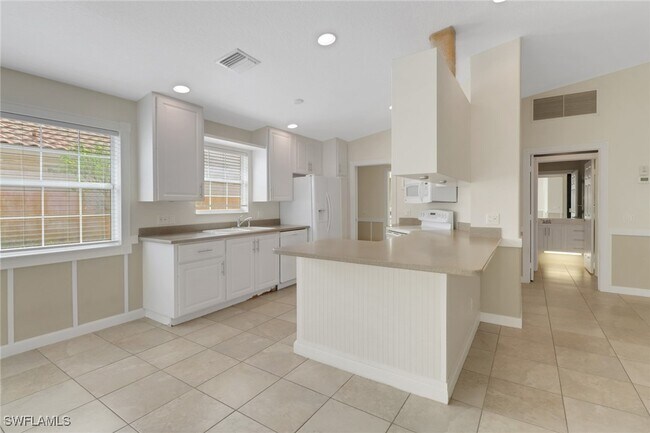 Building Photo - 7933 Umberto Ct