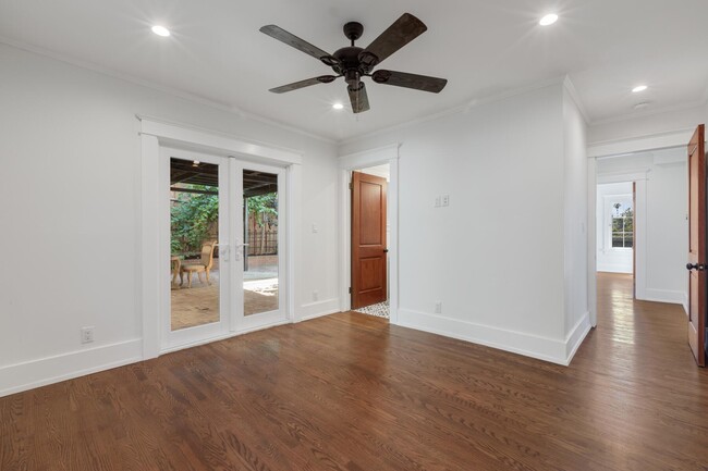 Bedroom -Master Suite 1 - 2440 W Sunset Blvd