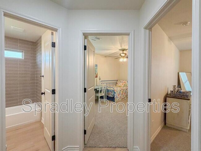 Building Photo - 1404 Rita Blanca Ct