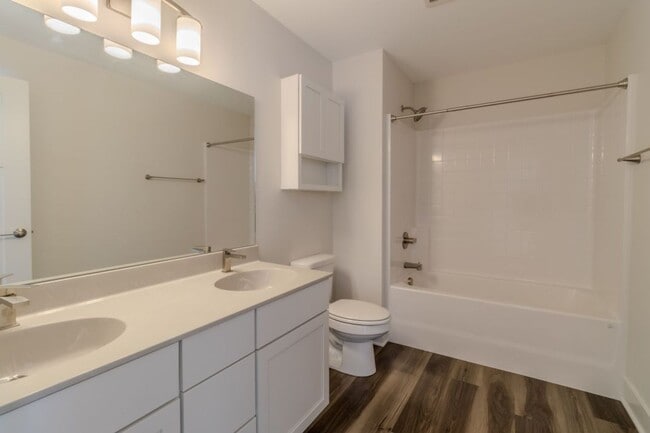 Building Photo - Premier Place and Premier Living!