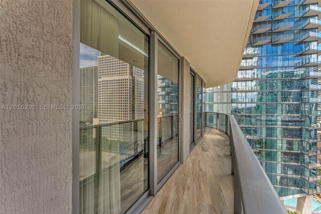 Building Photo - 801 S Miami Ave