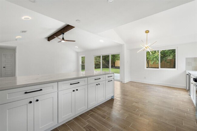Building Photo - 1111 Spearson Ln