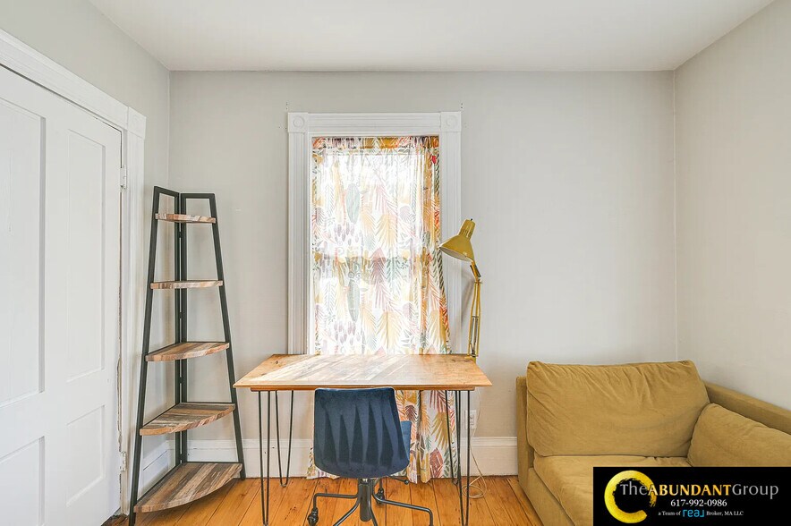 Building Photo - 44 Cottage St