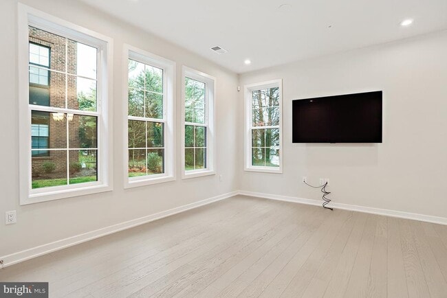 Building Photo - 7410 Backett Wood Ter