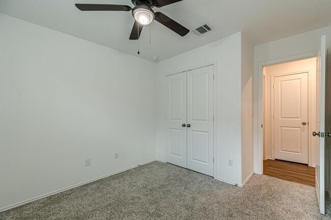 Building Photo - 341 Escondido Cir