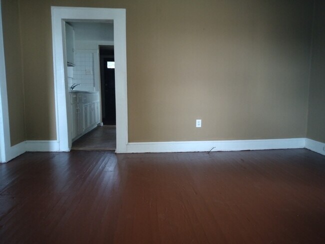 Building Photo - 2 Bedroom in Greenville