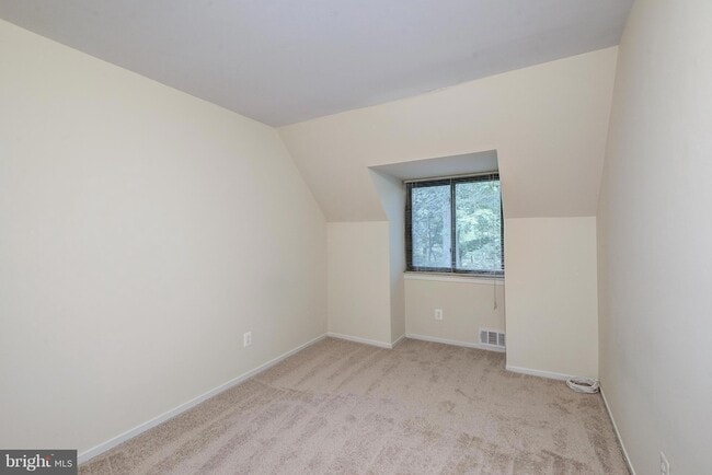 Building Photo - 1502 Farsta Ct