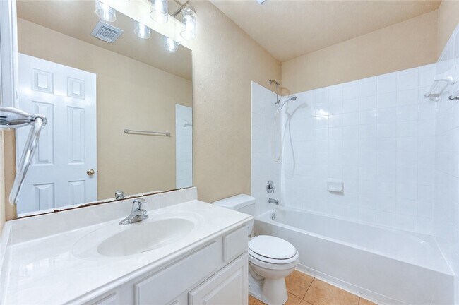 Building Photo - 16702 Grove Trail Ln