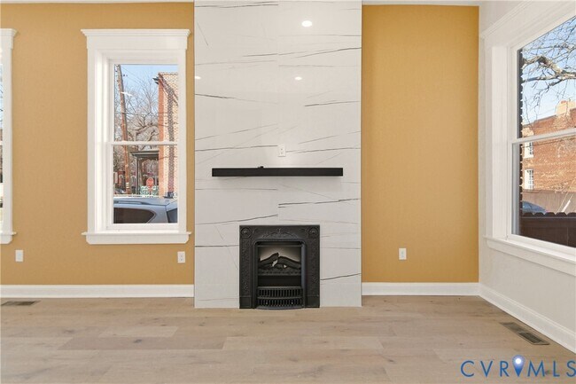 Building Photo - 316 W Clay St