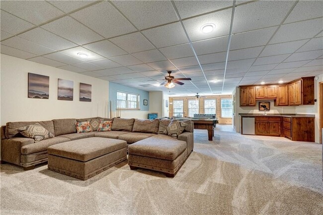 Building Photo - 495 Chicory Dr E