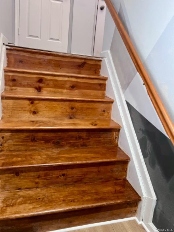 Building Photo - 50 Meadowlark Ln