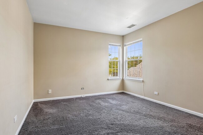 Building Photo - 96 Polaris Dr