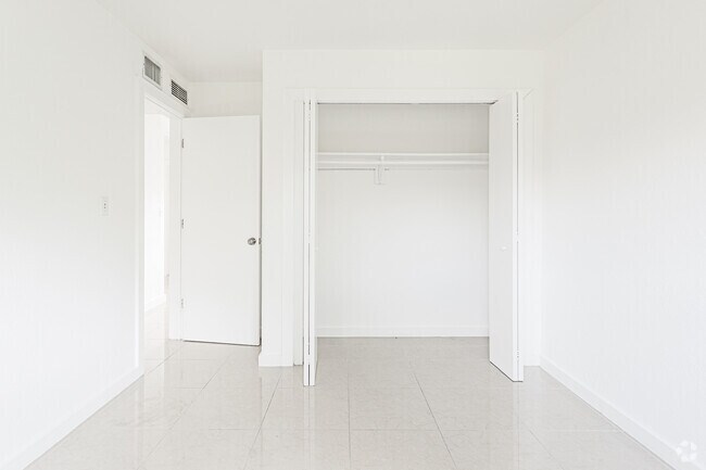 Unit 28: 2BD-1BA-650-Sq-Ft - 3200 Mary St