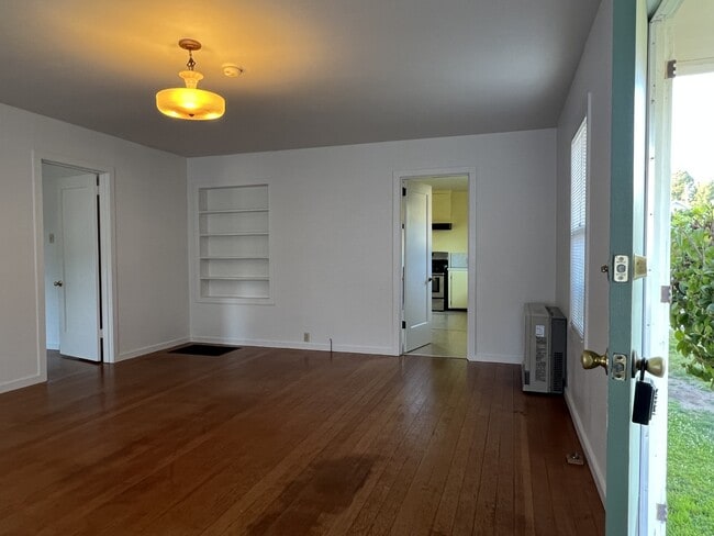 Building Photo - 262 12th St