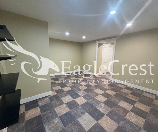 Building Photo - Beautiful Five Bedroom Home with Acreage