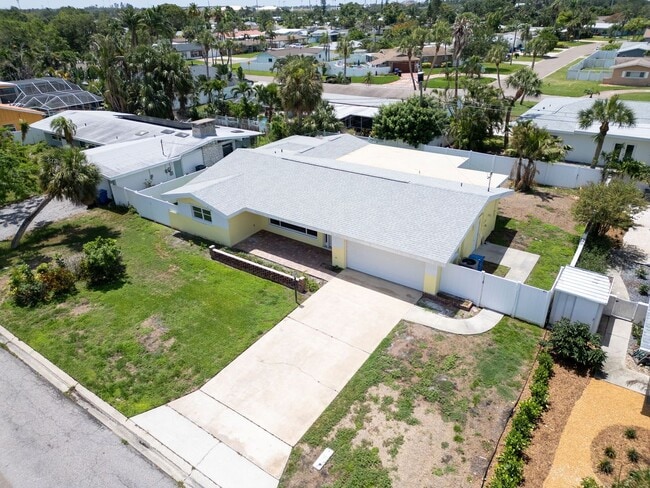 Building Photo - MAXIMO MOORINGS 3/2/2 HOME NEAR ST. PETE B...