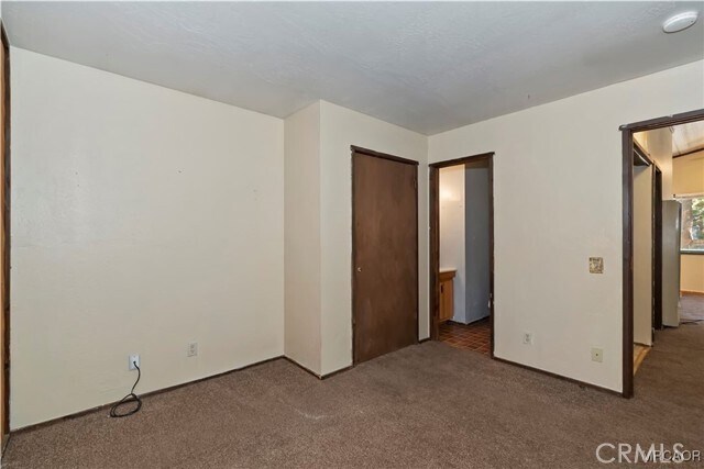 Building Photo - 949 Pine Ln