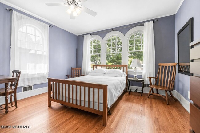 Building Photo - 400 Grassmere Avenue