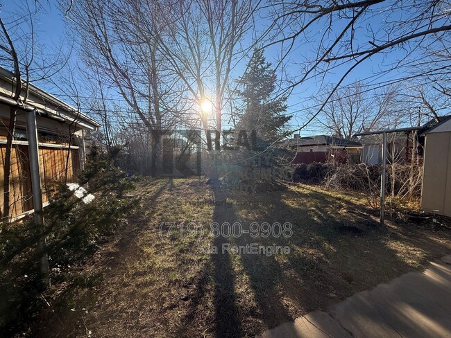 Building Photo - 1813 Iroquois Rd