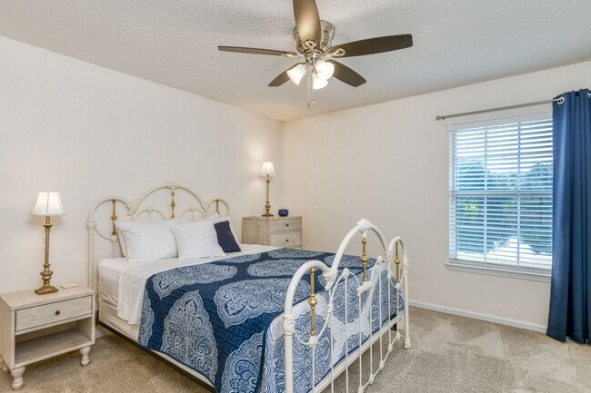 Building Photo - Peaceful Pond-Front Retreat | Family-Frien...