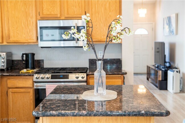 Building Photo - 1417 Country Hollow Dr