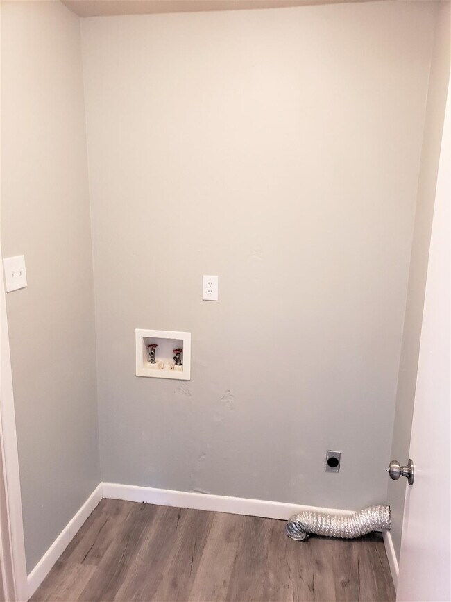 Building Photo - 4906 6th St