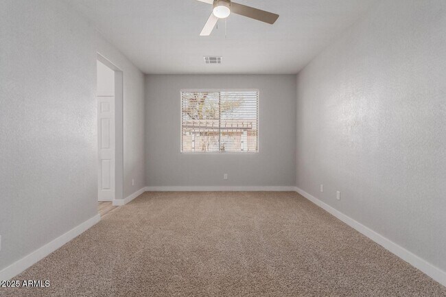 Building Photo - 9518 W Minnezona Ave