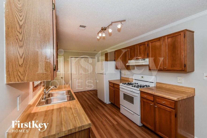 Building Photo - 4473 Lindsey Dr SW