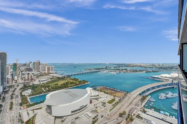 Building Photo - 398 NE 5th St