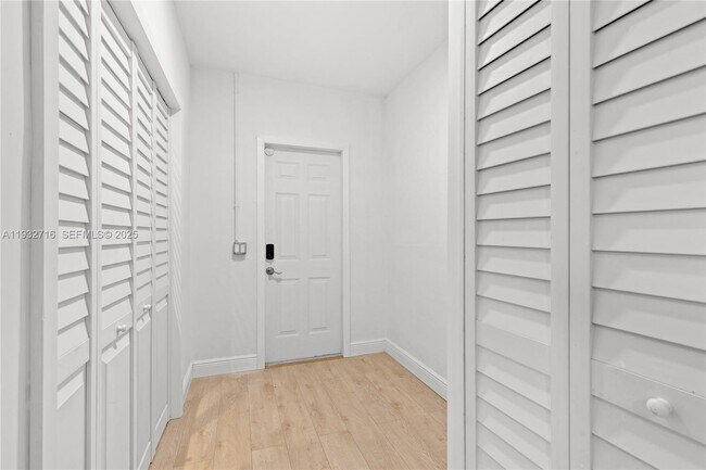 Building Photo - 317 N 31st Ave