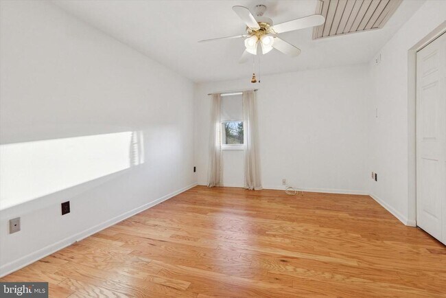 Building Photo - 720 Willow St