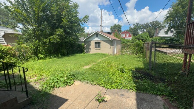 Building Photo - Delightful 3-bedroom, 1-bathroom single-fa...