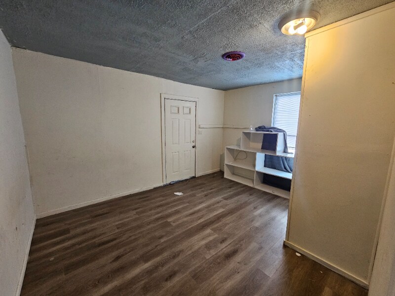 Building Photo - 10720 Plank Rd