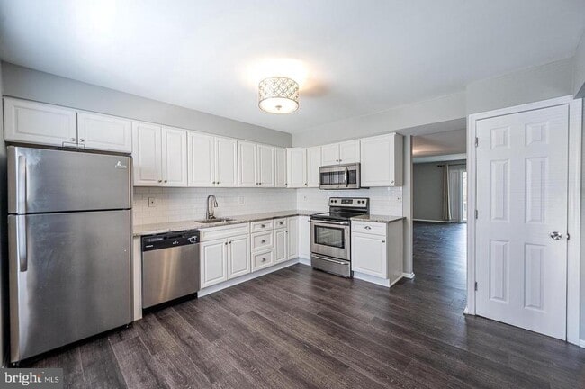 Building Photo - 10716 Cordage Walk
