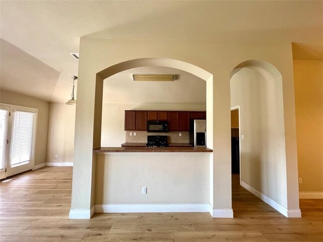 Building Photo - 15203 Lucian Dr