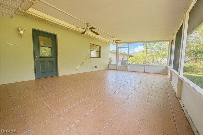 Building Photo - 109 SE 46th Ln